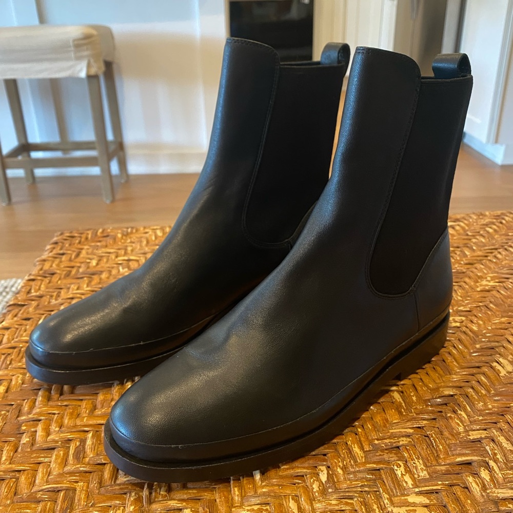 Vince Cecyl Chelsea Black Leather Boot Size 10